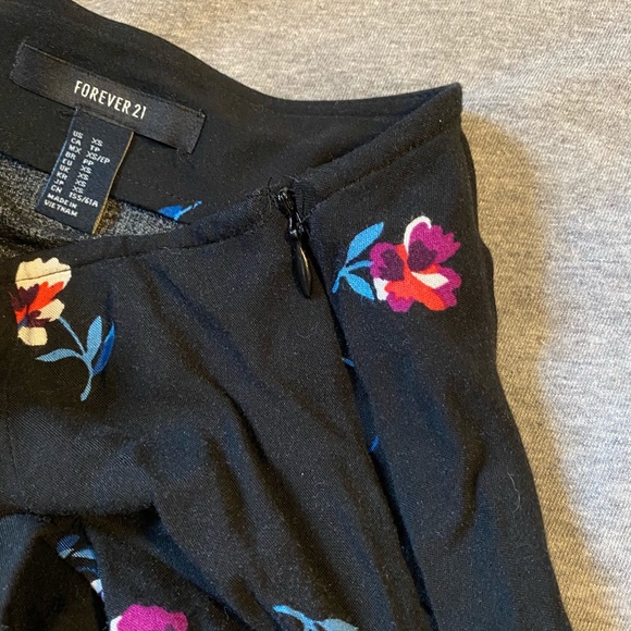 Black Floral Mini Skirt - Picture 4 of 4